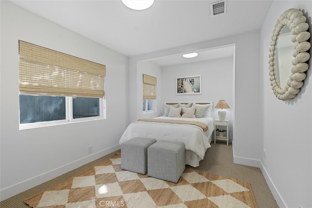 3616 Laurel