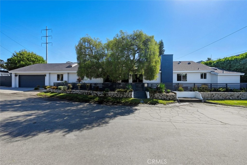 3616 Laurel