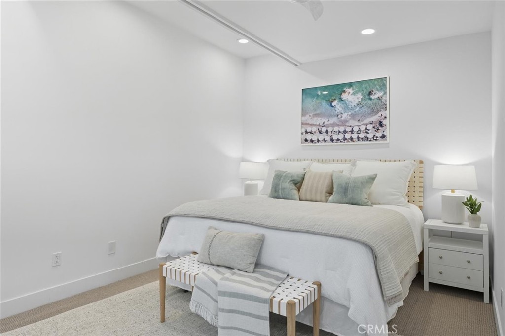 3616 Laurel