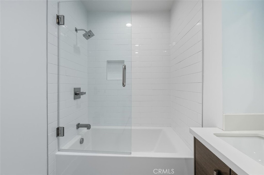 3616 Laurel