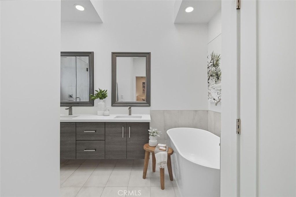3616 Laurel