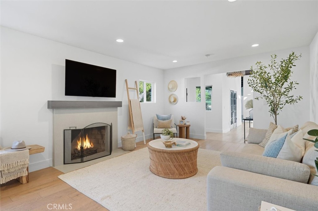 3616 Laurel