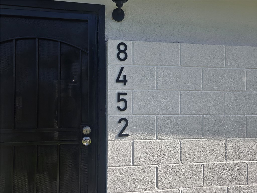 8452 8452 Stanton Avenue