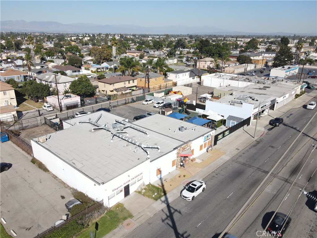 543 W Compton