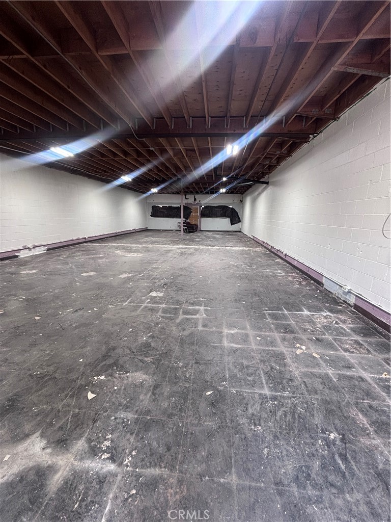 543 W Compton