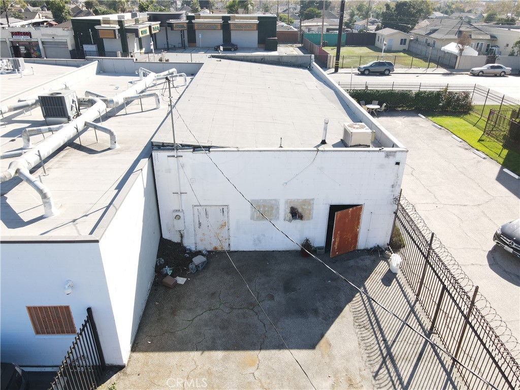 543 W Compton