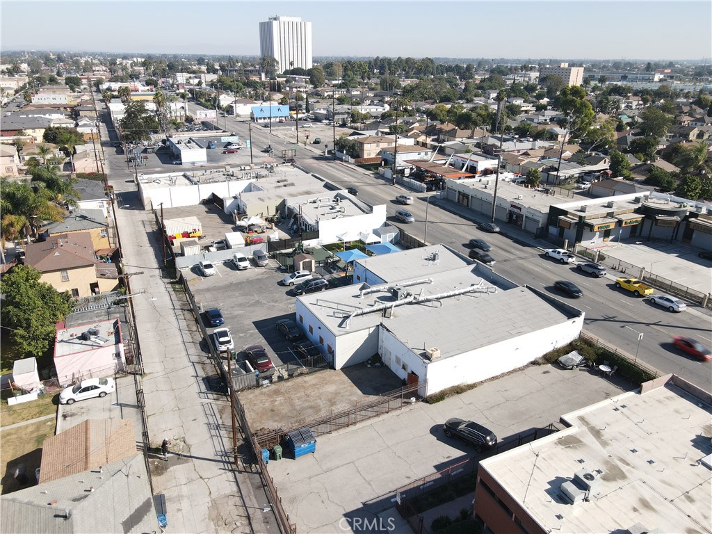 543 W Compton