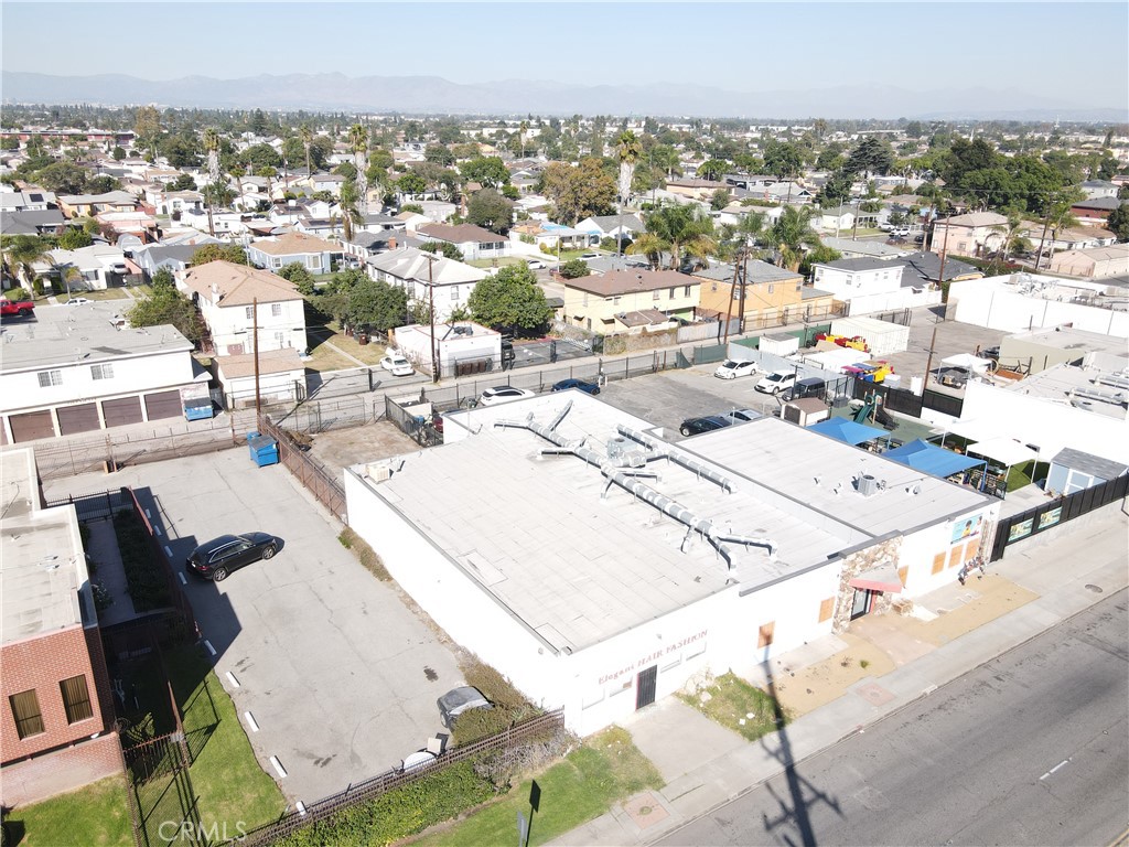543 W Compton