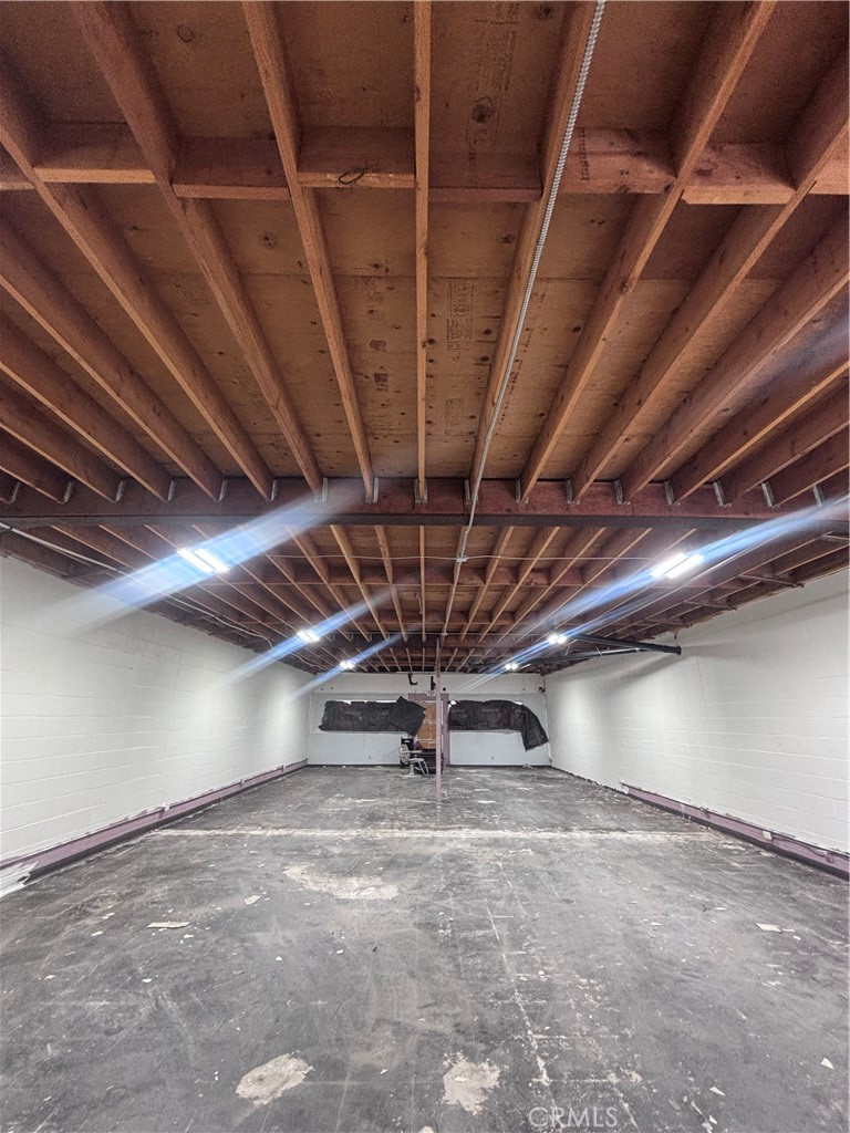 543 W Compton