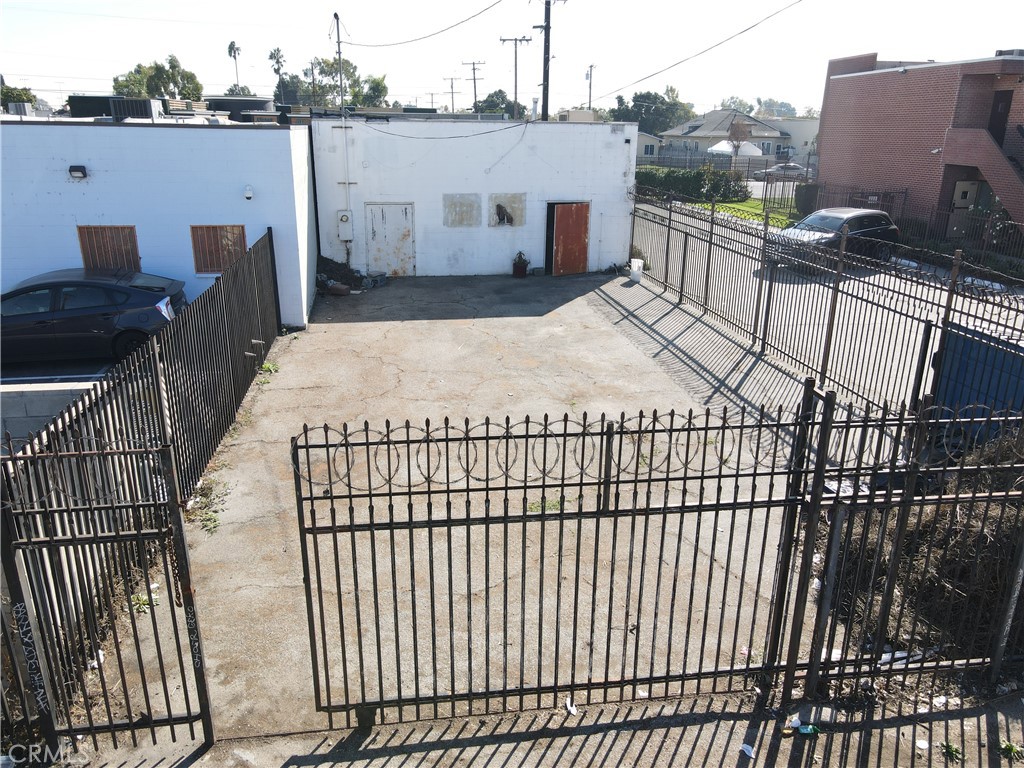 543 W Compton