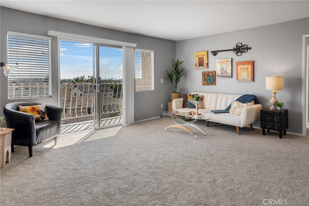 1311 S Grand Avenue 17