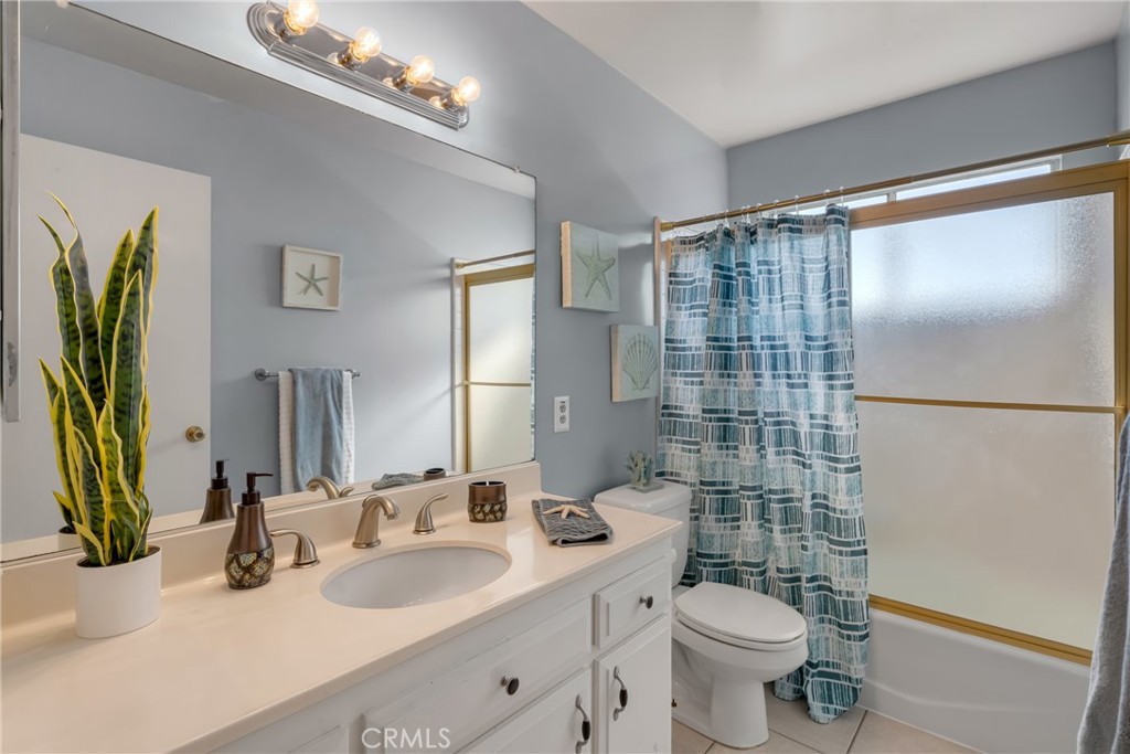 1311 S Grand Avenue 17