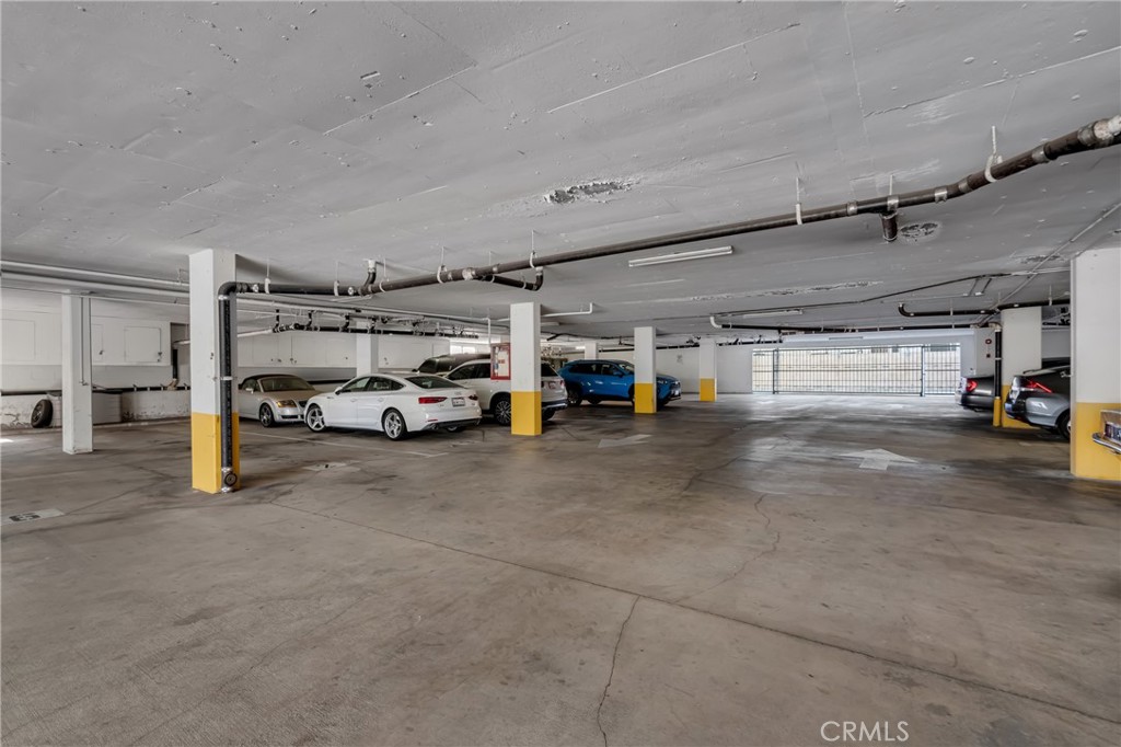 1311 S Grand Avenue 17