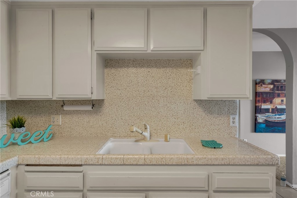 1311 S Grand Avenue 17