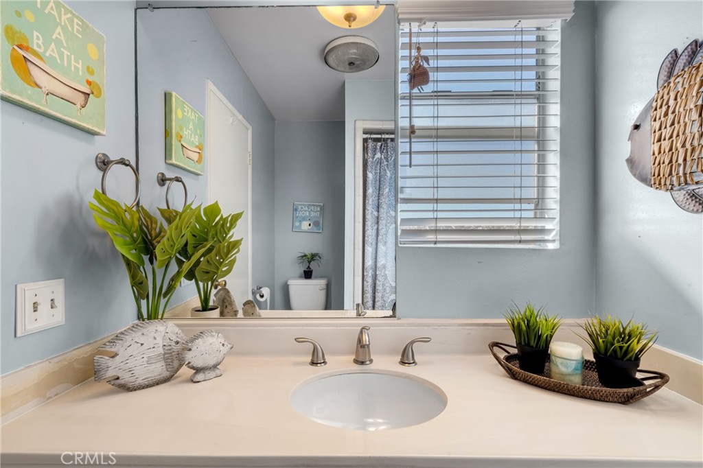 1311 S Grand Avenue 17