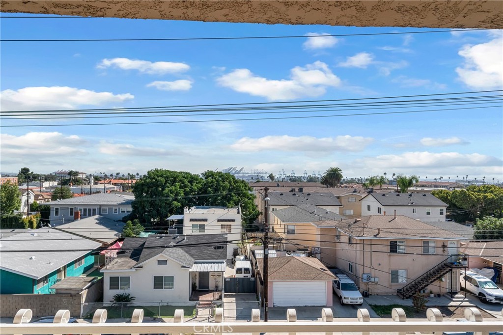 1311 S Grand Avenue 17