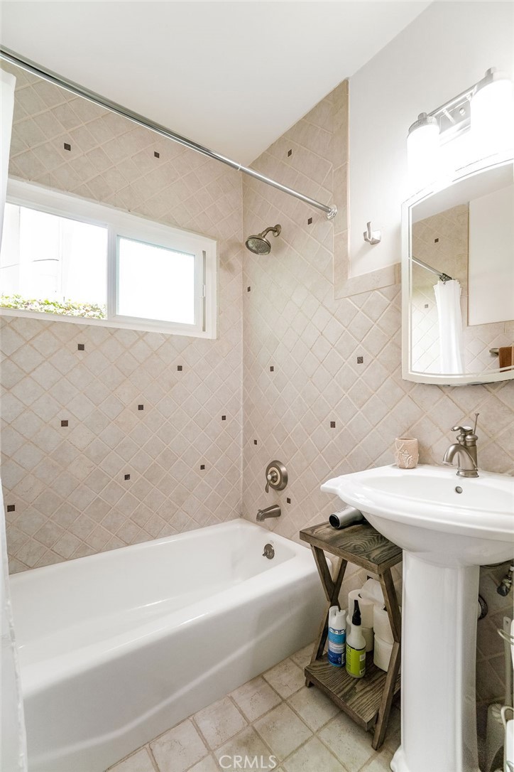 1719 Camino de la Costa