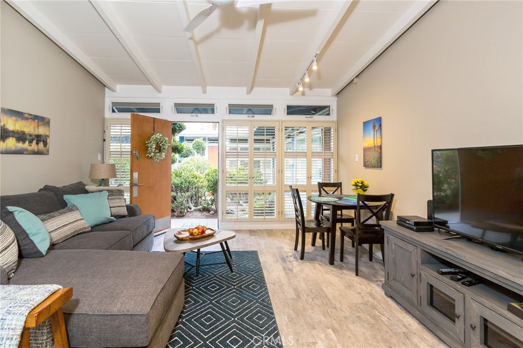 1719 Camino de la Costa