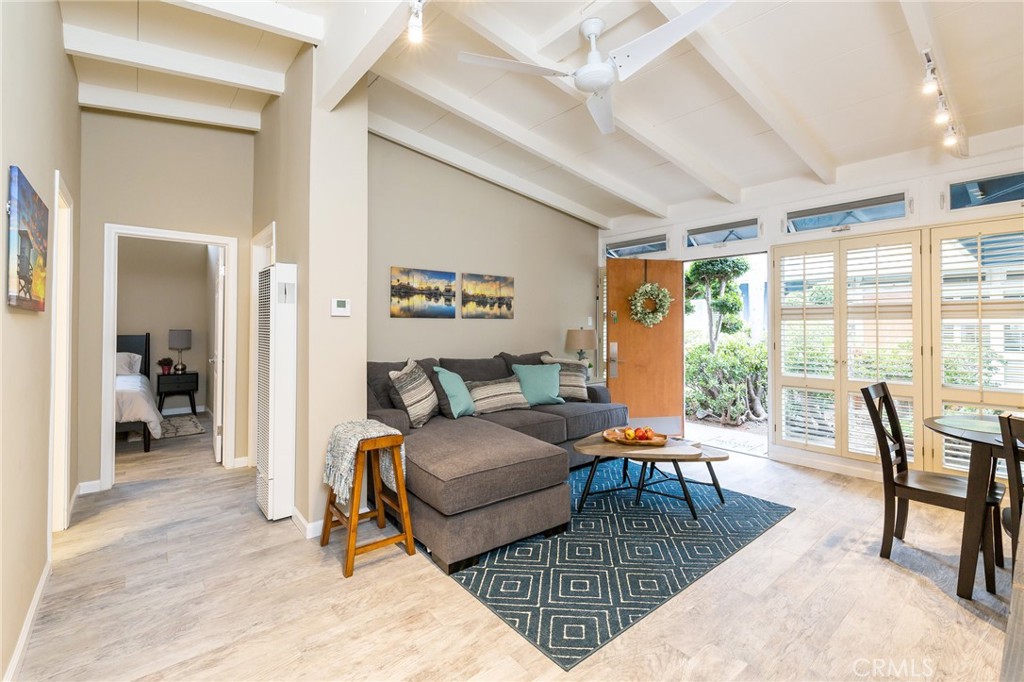 1719 Camino de la Costa