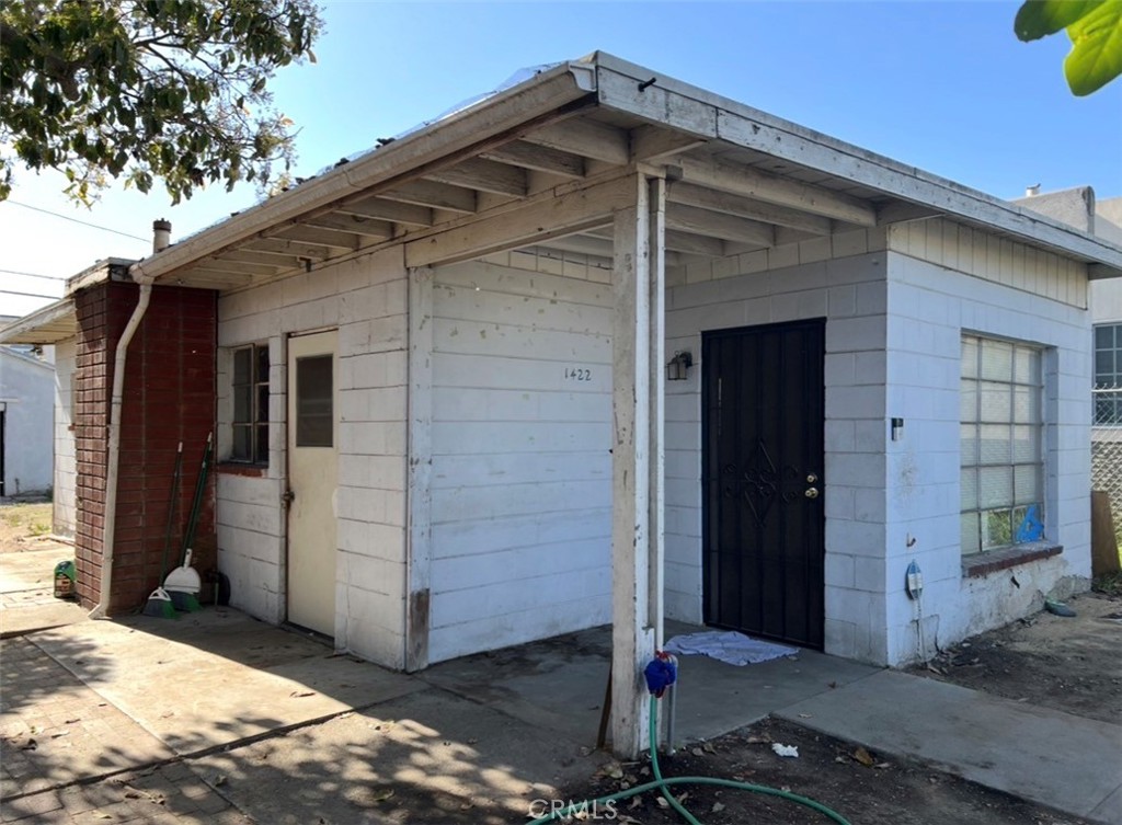 1422 E Sandison