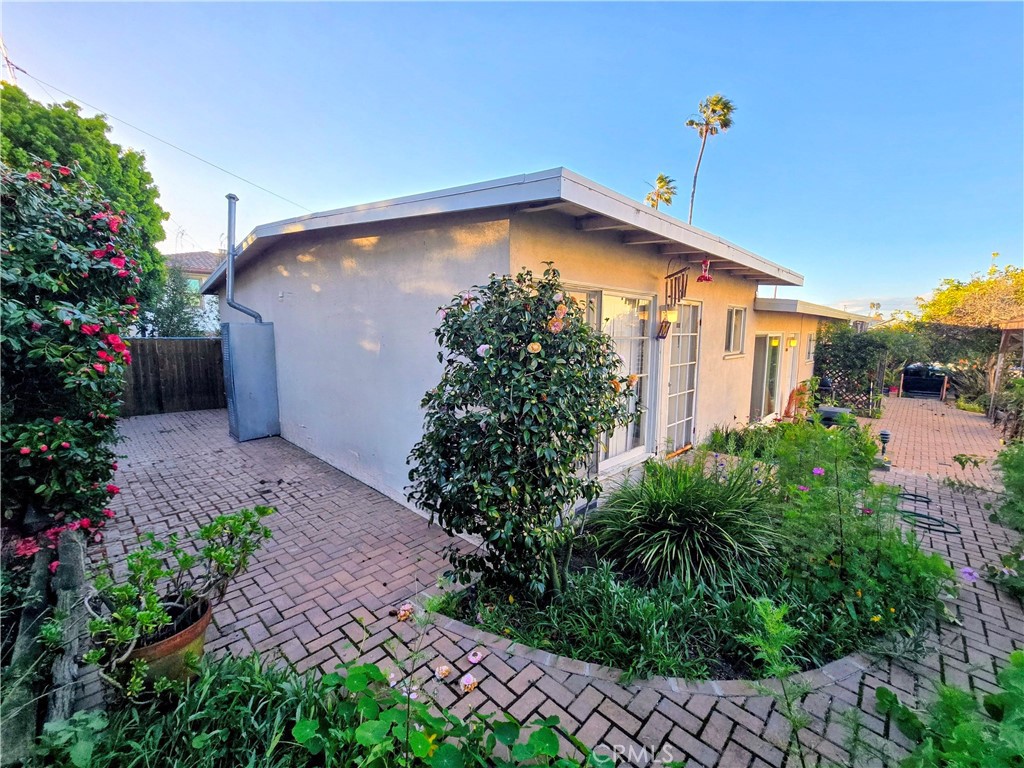 1416 Manhattan Beach