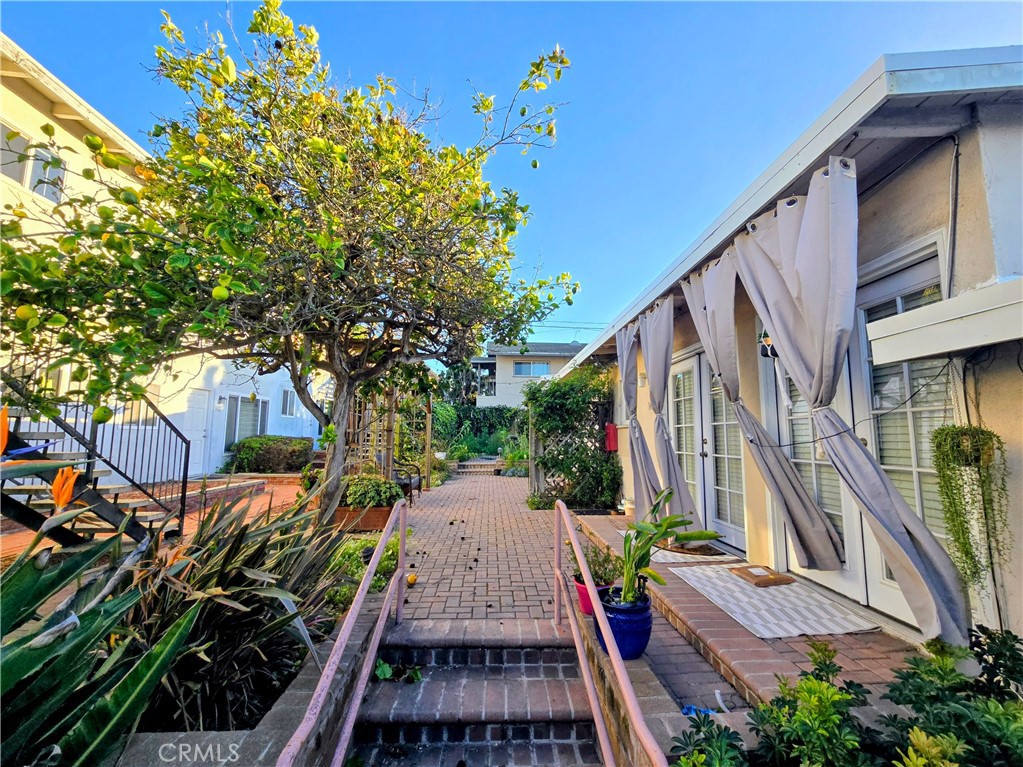 1416 Manhattan Beach