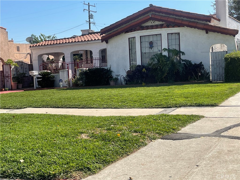 2628 W 76th