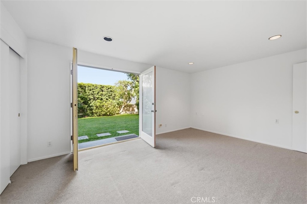 3609 Walnut