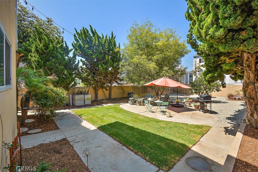 227 S Juanita