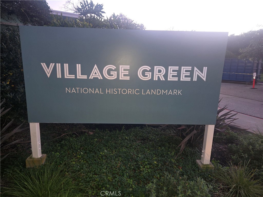 5156 1/2 Village