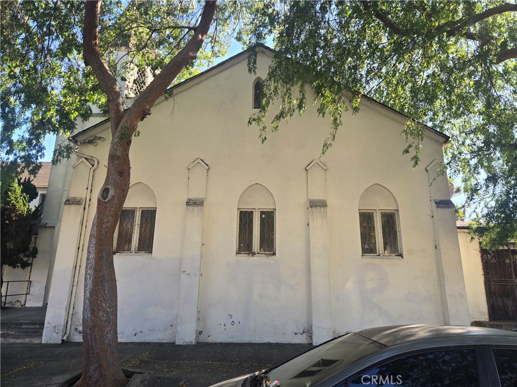 7405 Normandie Avenue