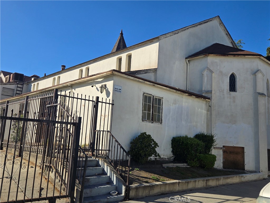 7405 Normandie Avenue