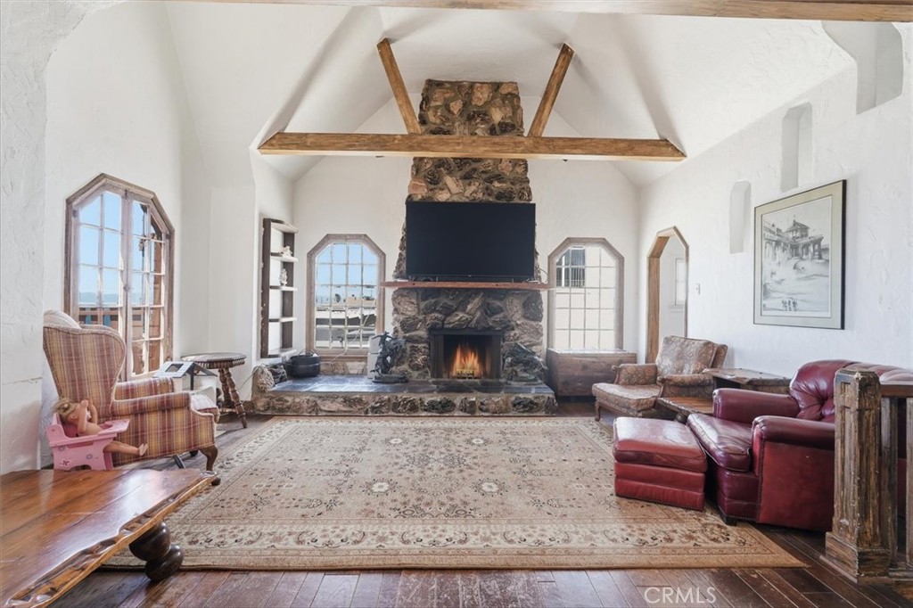 4308 Crest Drive