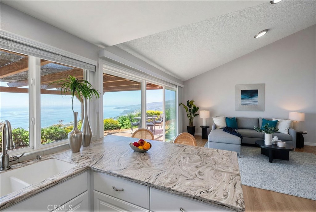 3418 Seaglen Drive