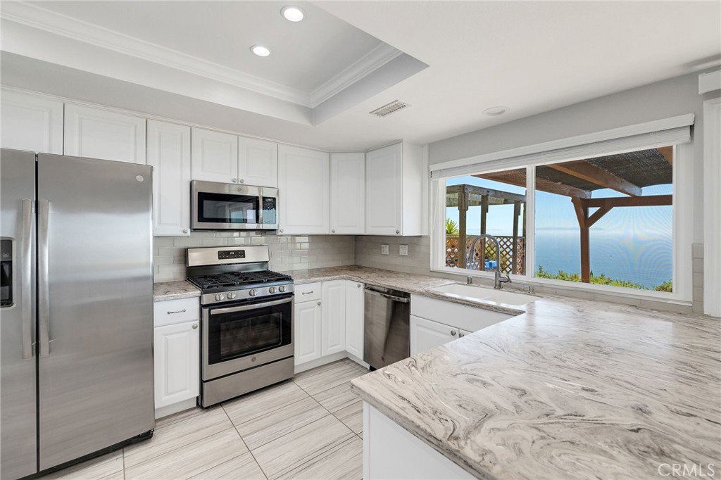 3418 Seaglen Drive