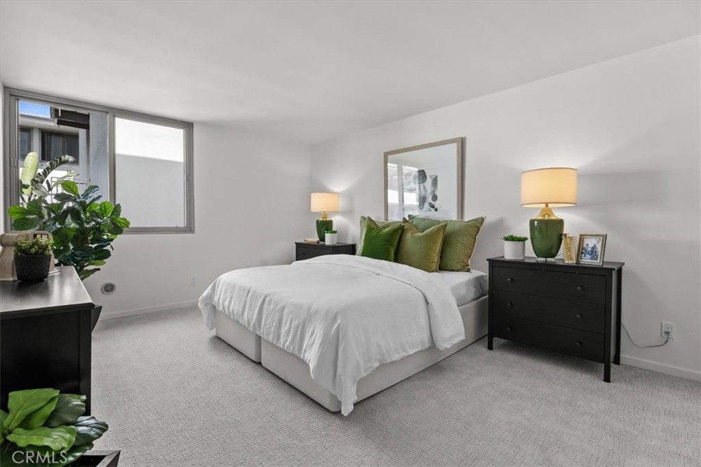 8701 Delgany 205