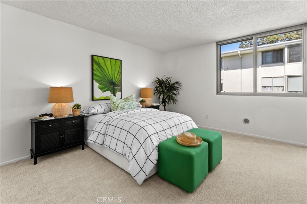 8701 Delgany 205