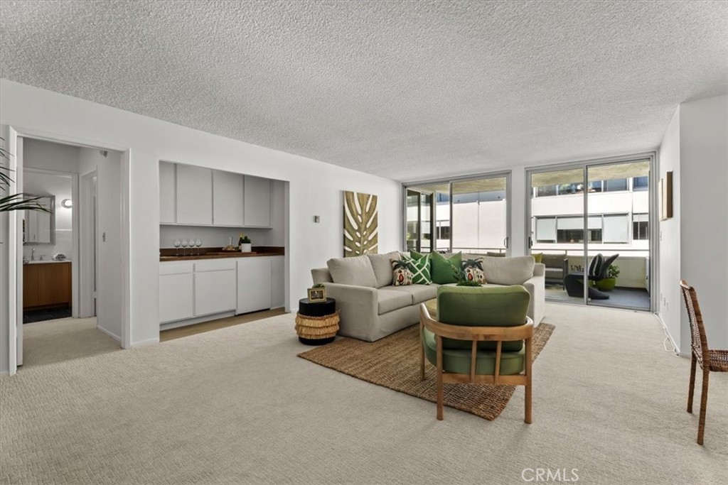 8701 Delgany 205