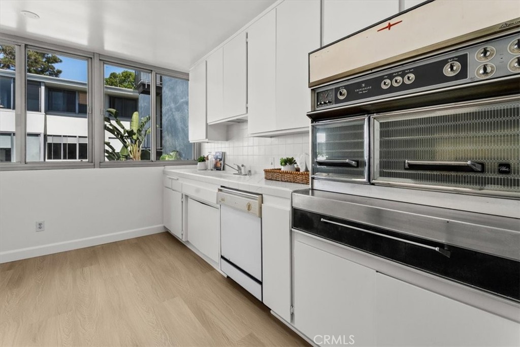 8701 Delgany 205