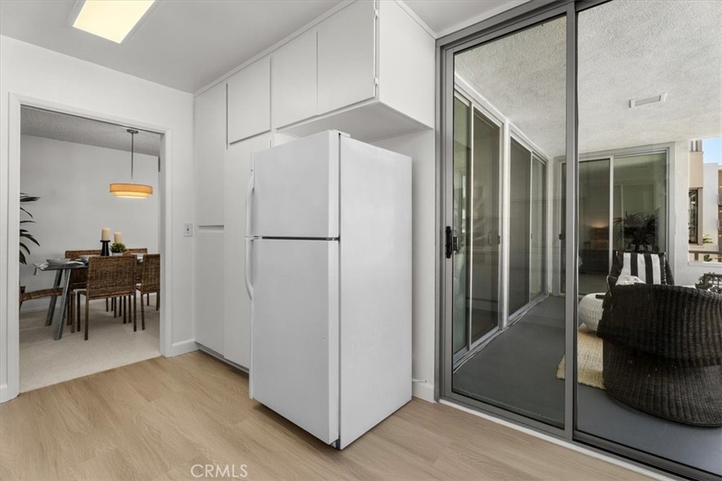 8701 Delgany 205