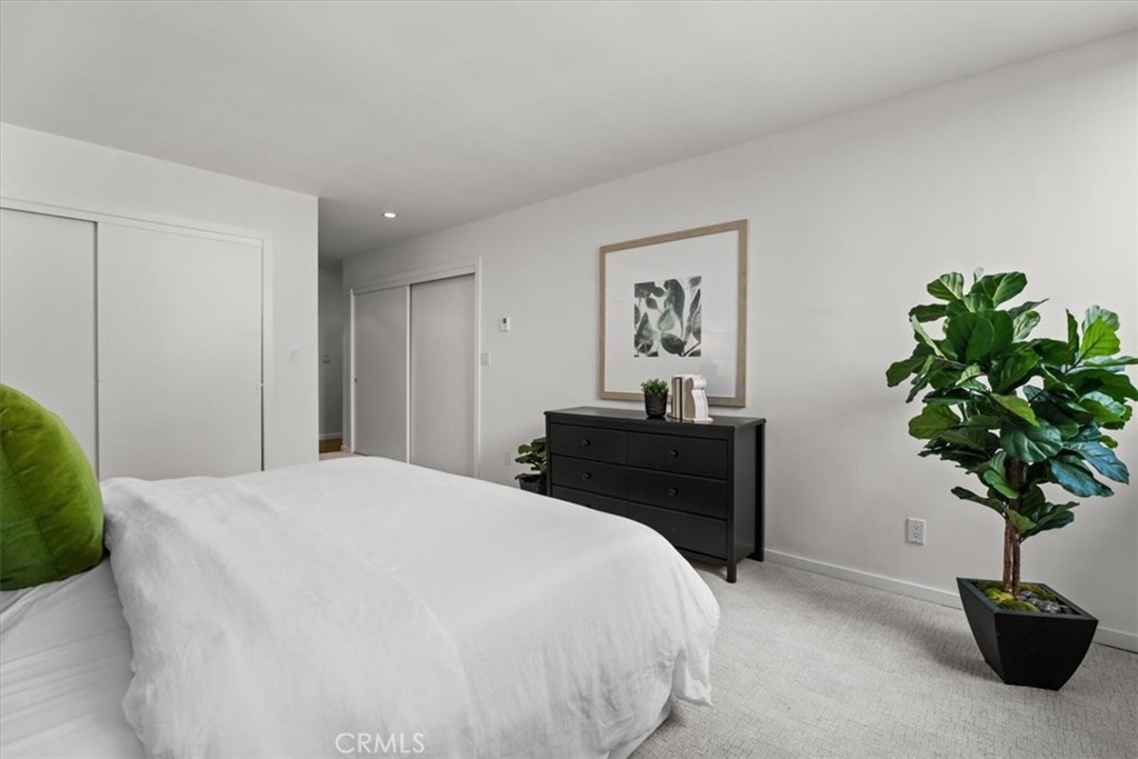 8701 Delgany 205