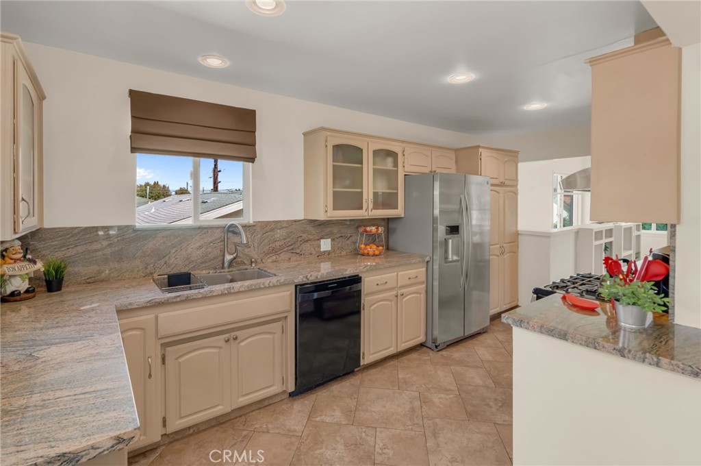 2411 W 251st
