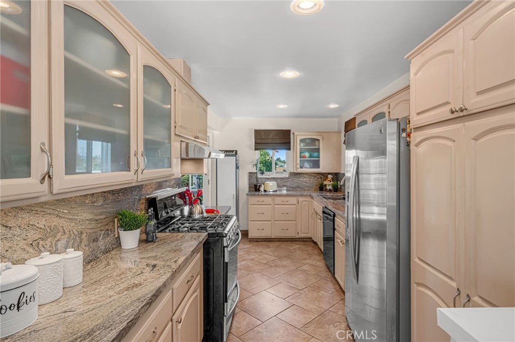 2411 W 251st