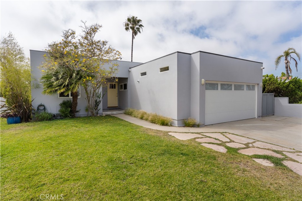 929 Lomita
