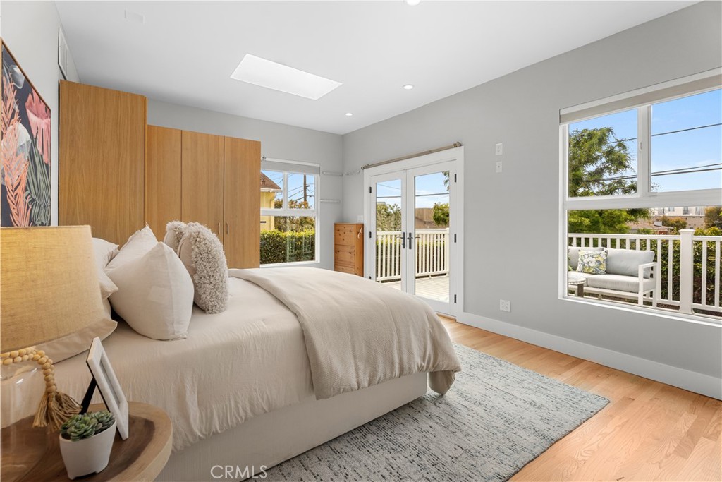 929 Lomita