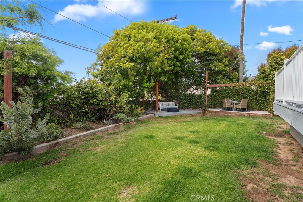 929 Lomita