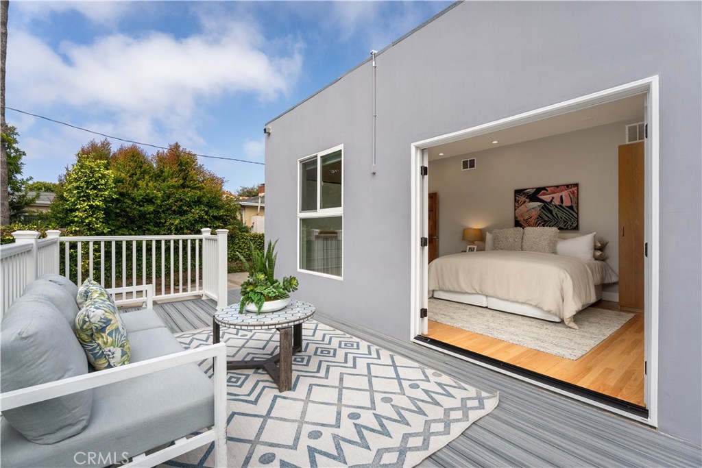 929 Lomita
