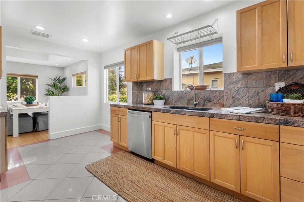 929 Lomita