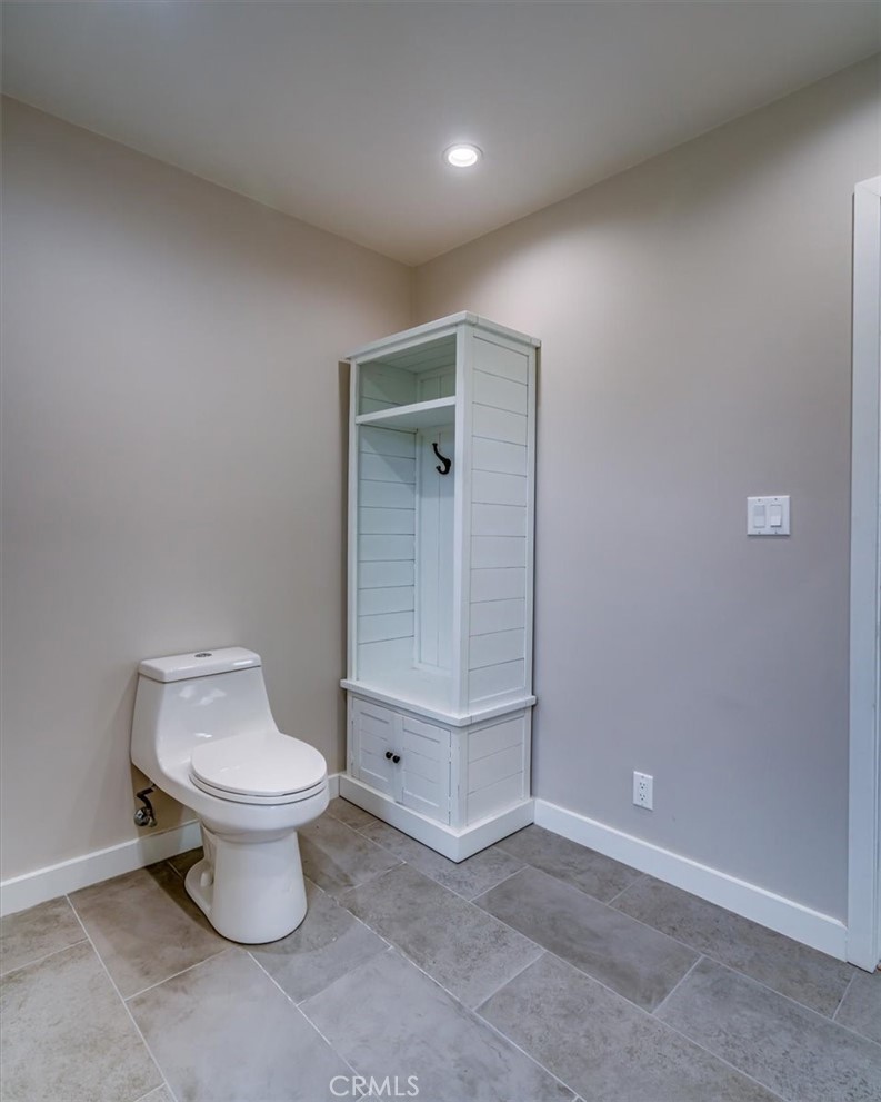323 Culver Boulevard