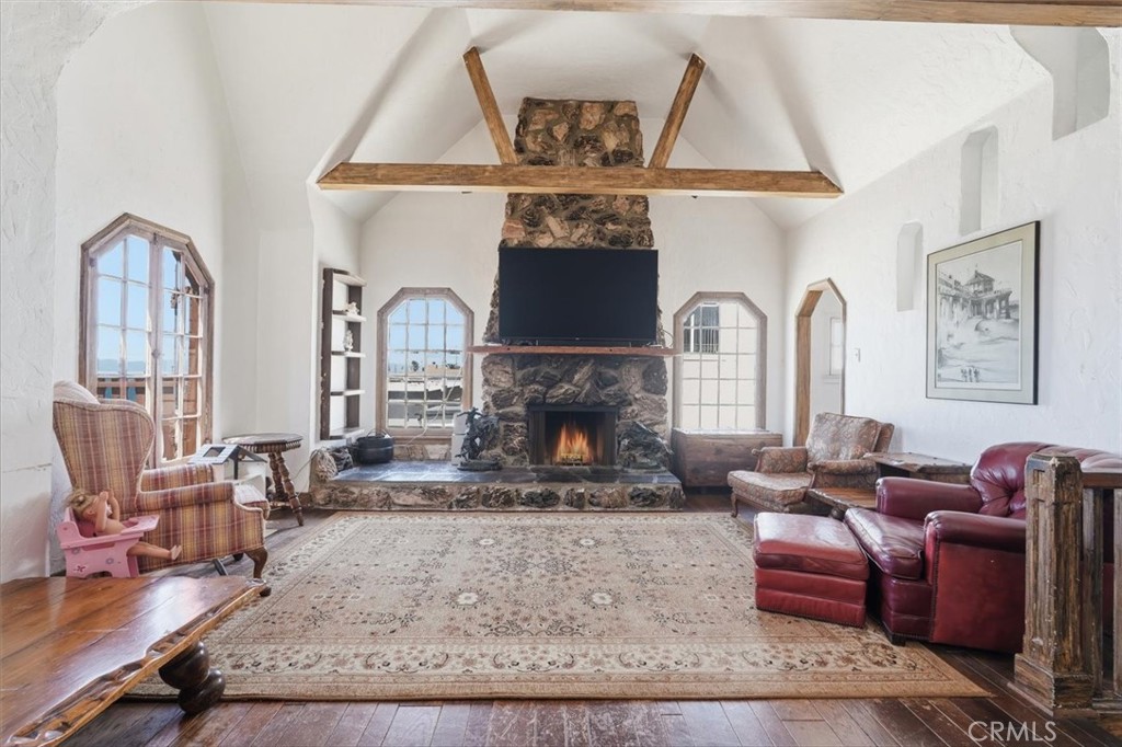 4308 Crest Drive